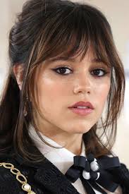 15 Jenna Ortega Hairstyles for a Bold and Edgy Hair Makeover